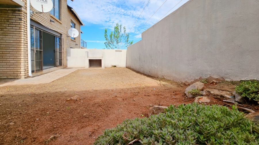 3 Bedroom Property for Sale in Langenhovenpark Free State